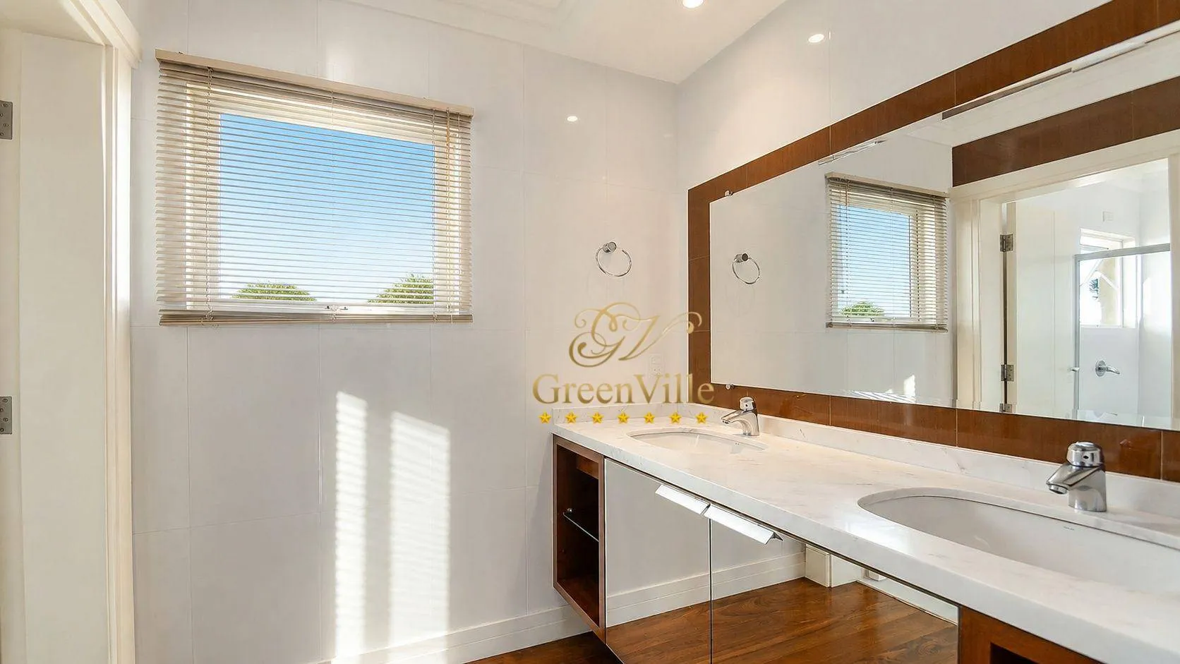 House with built-in balcony grill and 4 en-suite suites — photo 28