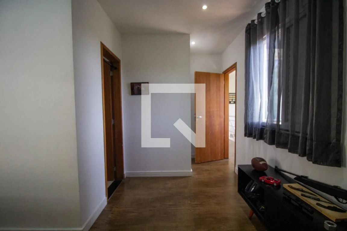 Furnished house with 5 bedrooms and 6 parking spaces — photo 43