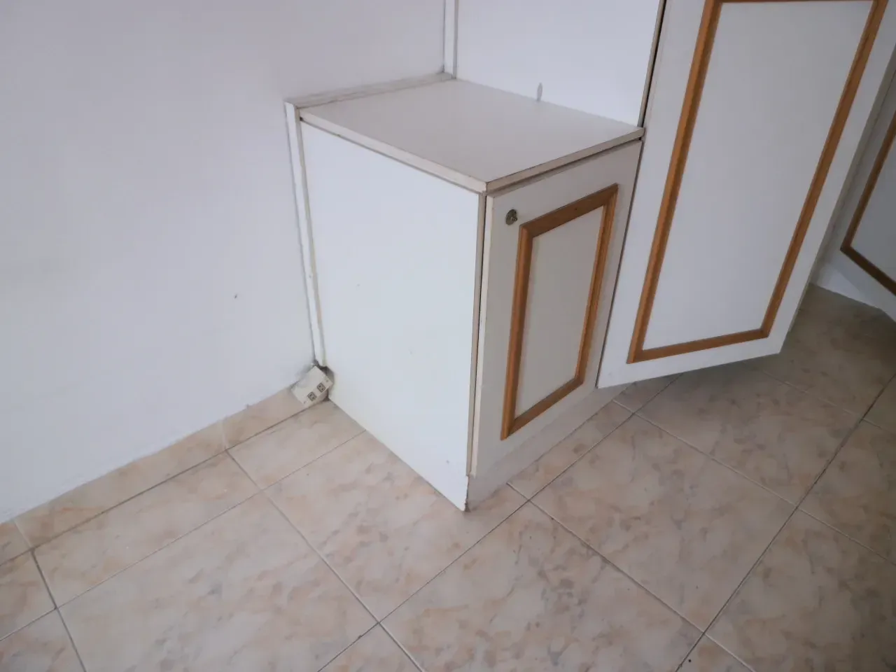 Unfurnished 2-bedroom apartment with balcony — photo 17