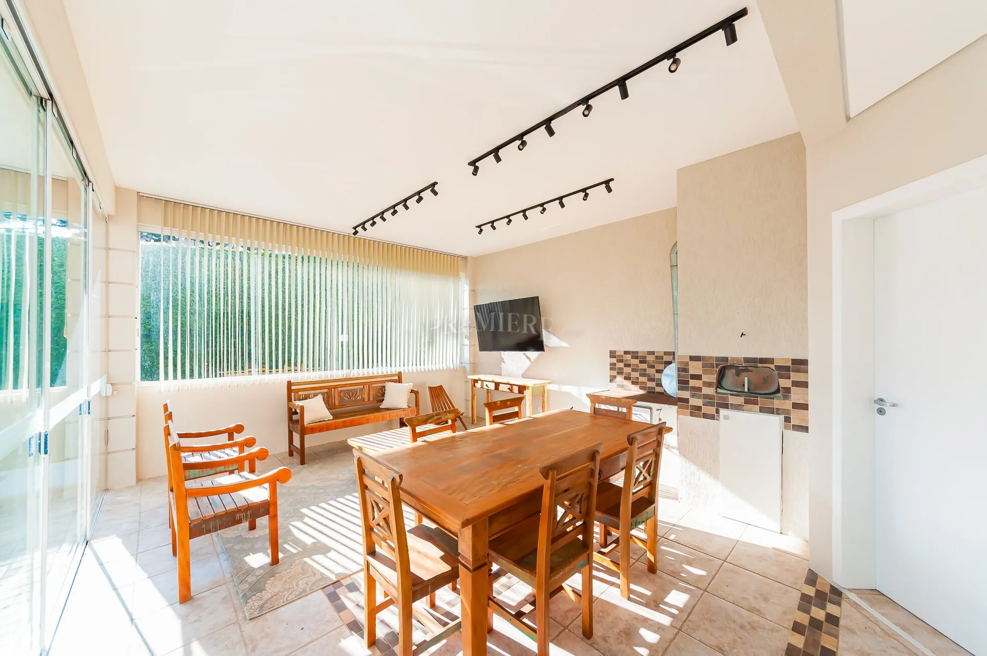 Furnished house with 613 m², 3 en-suite bedrooms — photo 24