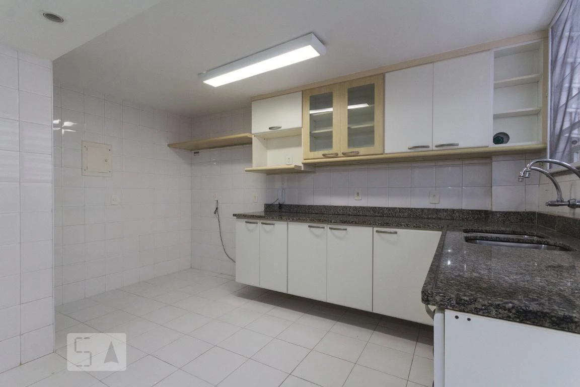 195 m² rental apartment with 3 bedrooms and 2 parking spaces — photo 34