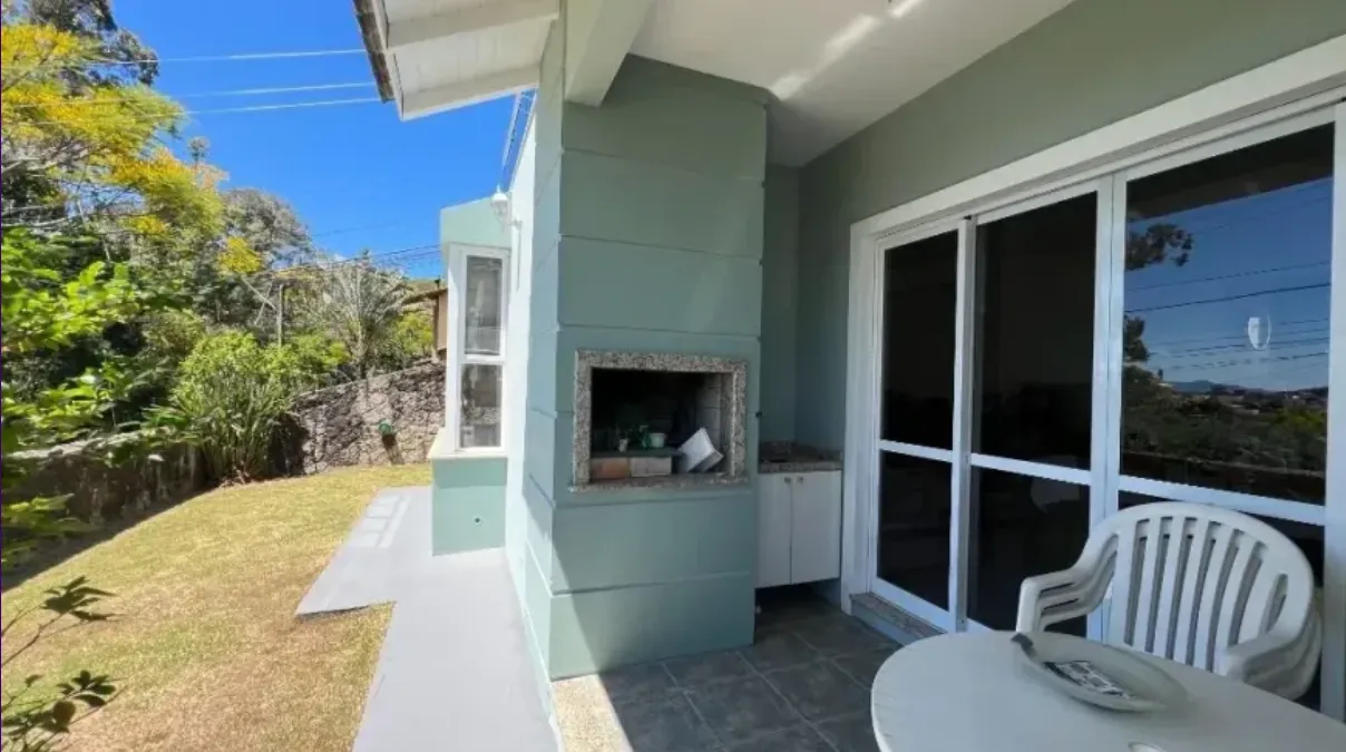 3-bedroom house with a balcony built-in BBQ — photo 4