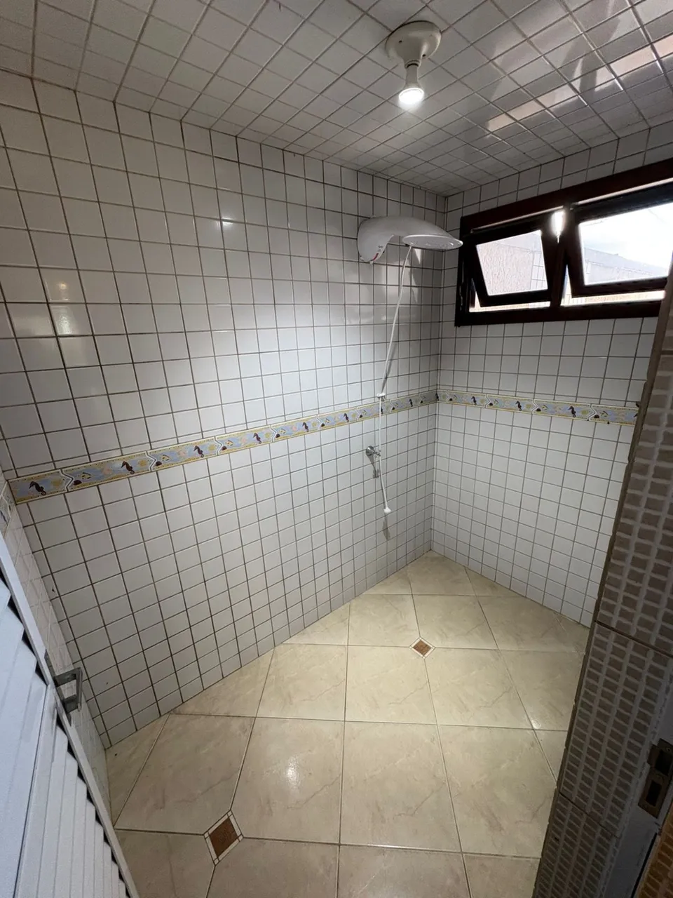 Furnished house with shared pool and 3 bedrooms — photo 14