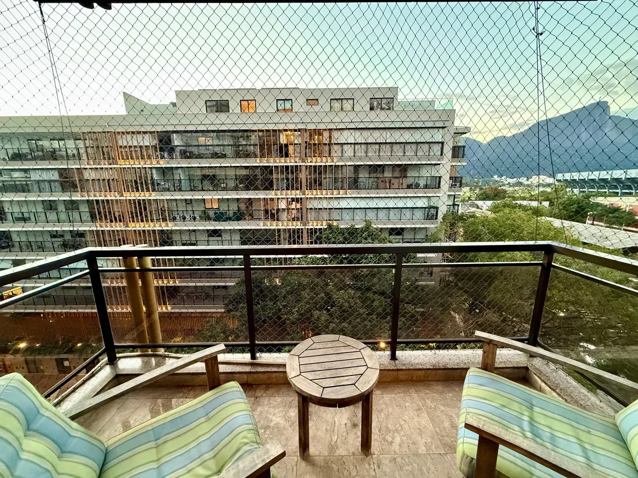 Furnished 96 m² apartment with 2 bedrooms and 3 bathrooms — photo 5