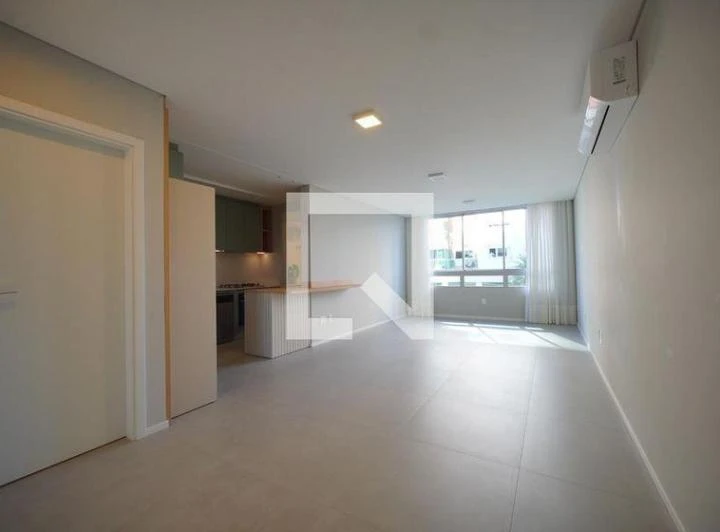 3-suite apartment with an integrated kitchen