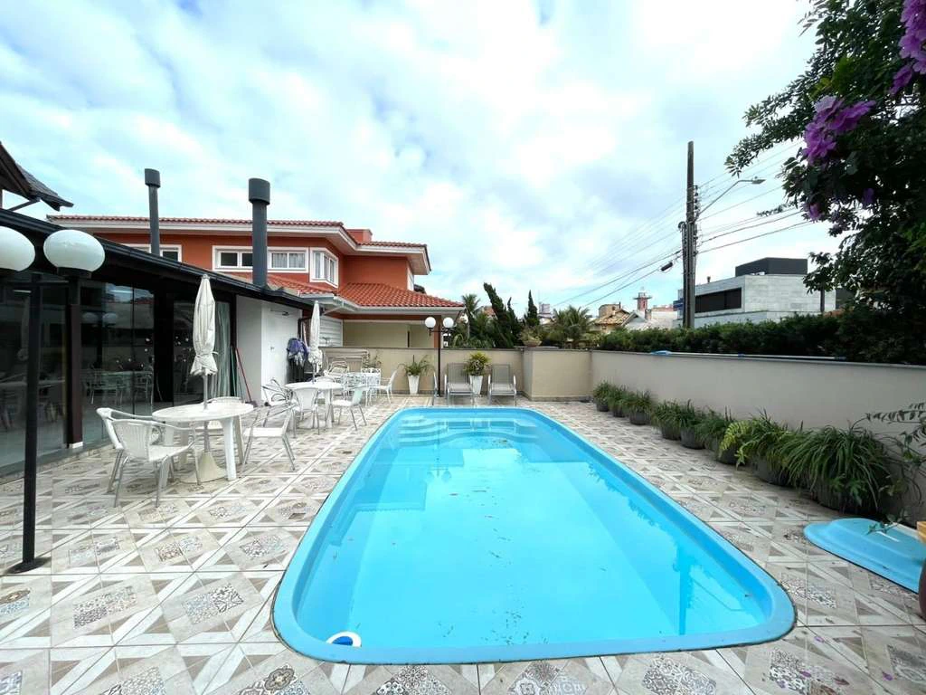 House with 5 bedrooms, gas kitchen and 600 m² — photo 4