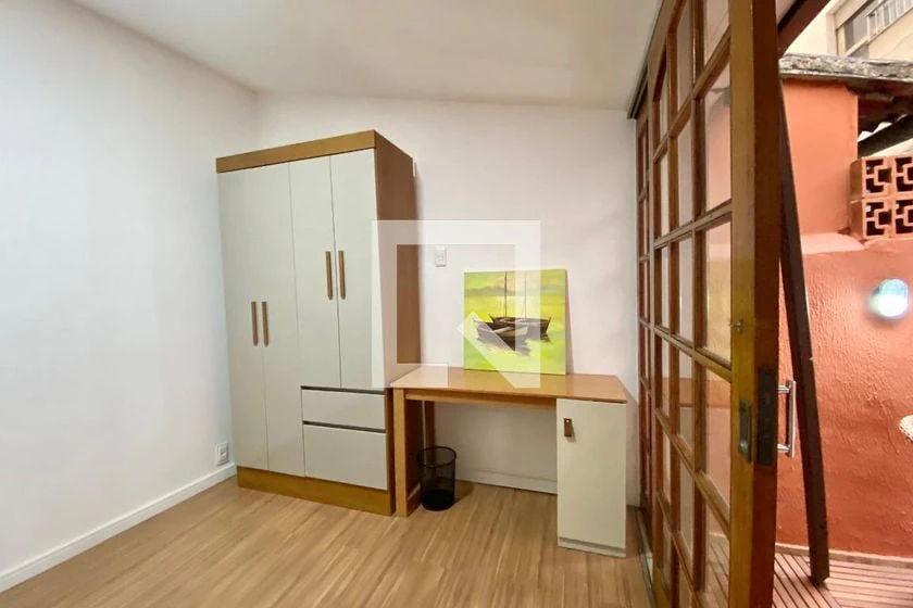 Departamento de 2 dormitorios con balcón cerrado con vidrio — photo 13