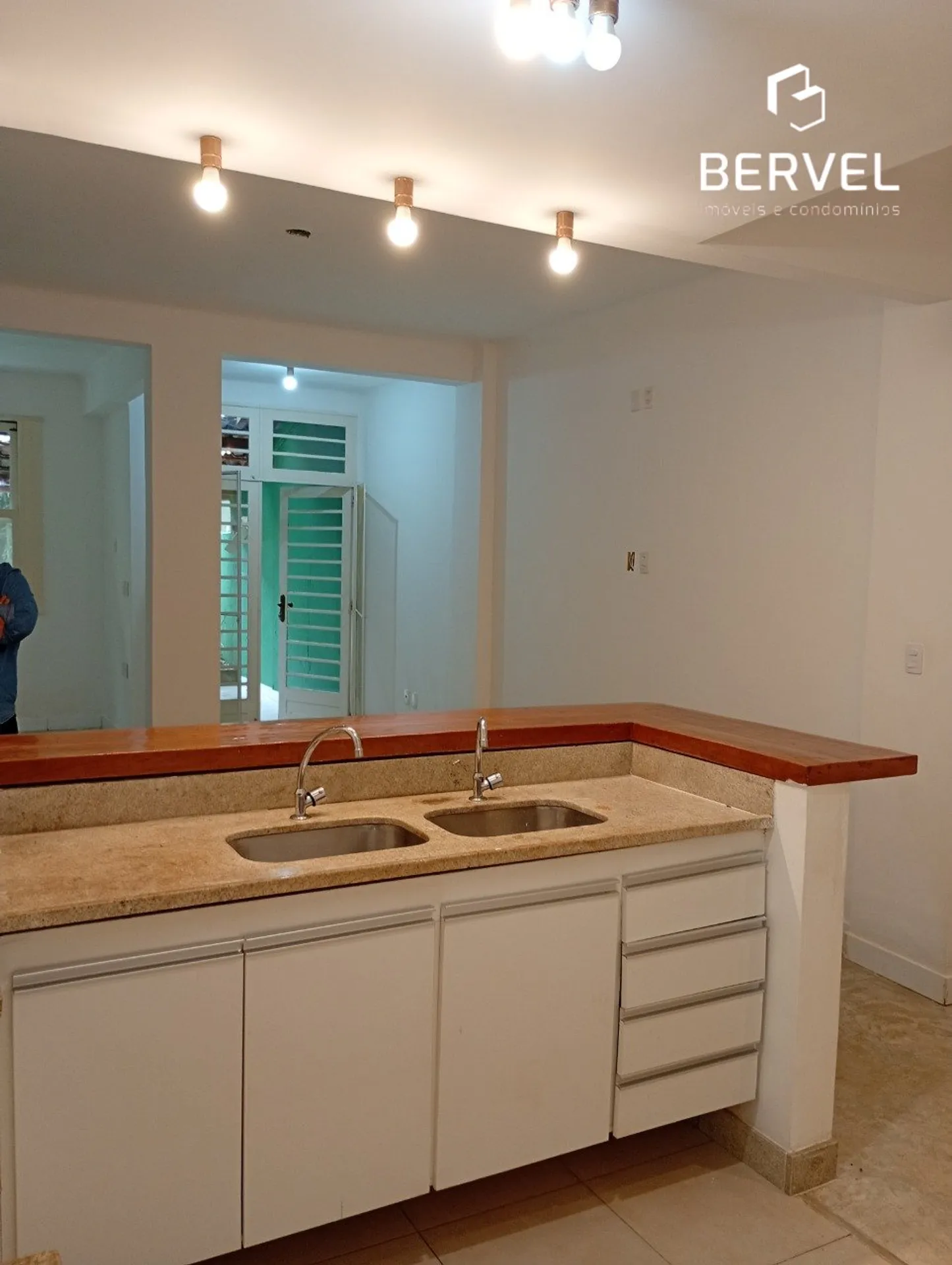 Apartamento de 2 quartos em condomínio com piscina — photo 13