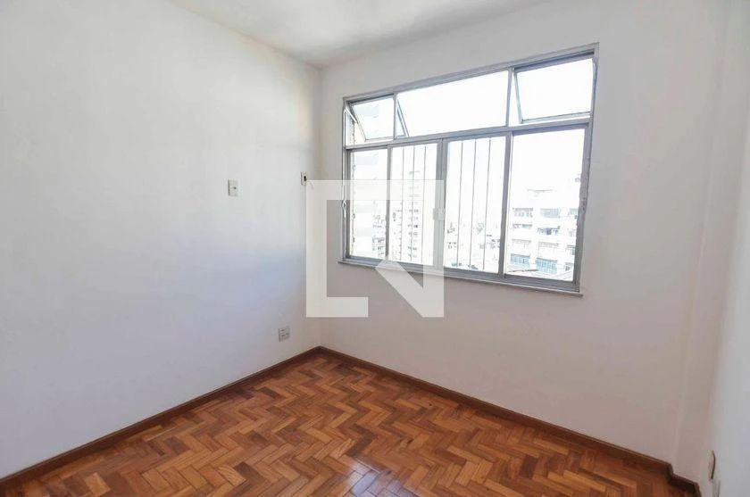 Walk-in closet in a 3-bedroom apartment, 90 m² — photo 15