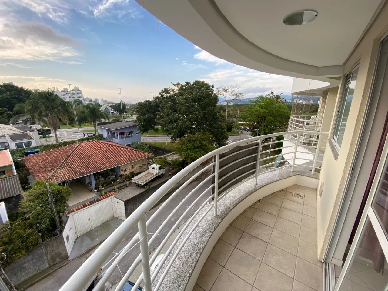 80 m² unfurnished apartment with 2 bedrooms and balcony — photo 6