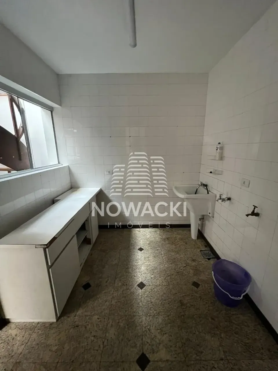 House with 2 bedrooms, 5 baths and a closed kitchen — photo 2