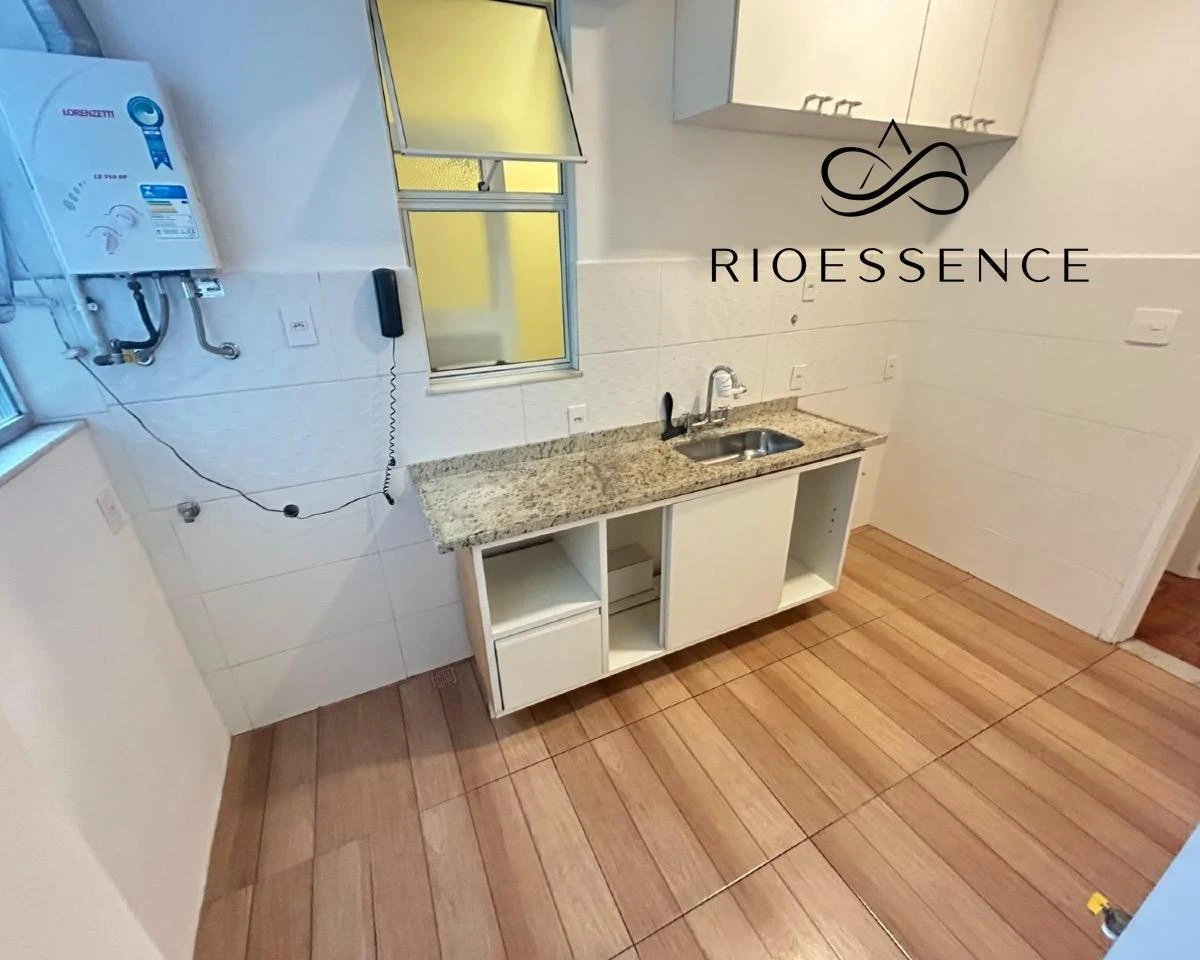 Apartment, 50 m², with wood or laminate floors — photo 26