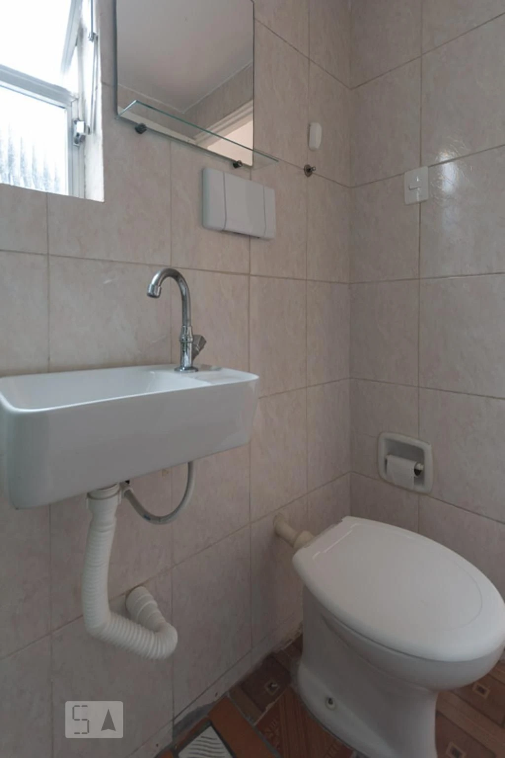 Unfurnished house with 2 bedrooms and 1 bathroom — photo 2