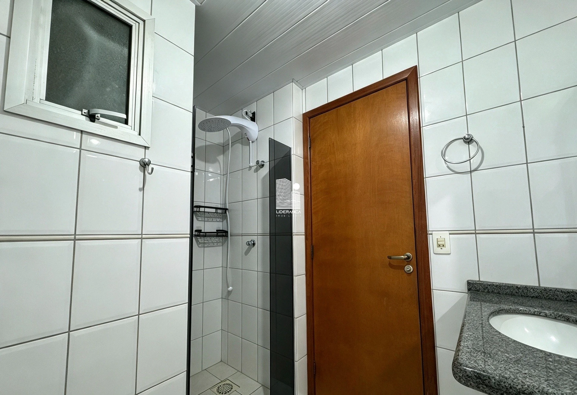 2-bedroom apartment with a mountain view in Florianópolis — photo 9