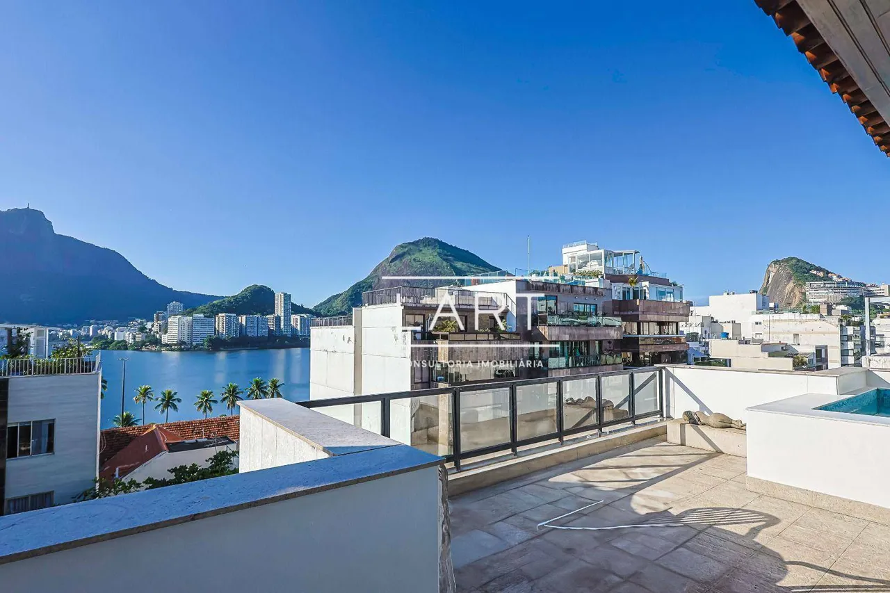 Apartamento com 3 quartos e 3 banheiros, 220 m² — photo 9