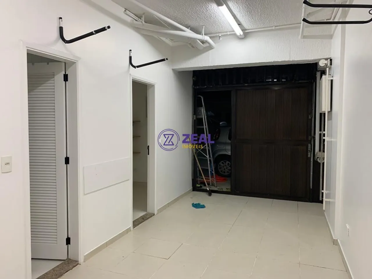Casa sem mobília com 4 quartos e 5 banheiros — photo 4