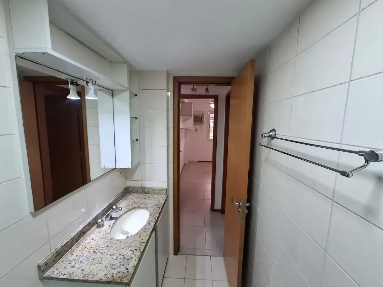 Apartamento de 2 quartos com 3 banheiros e cozinha fechada — photo 25