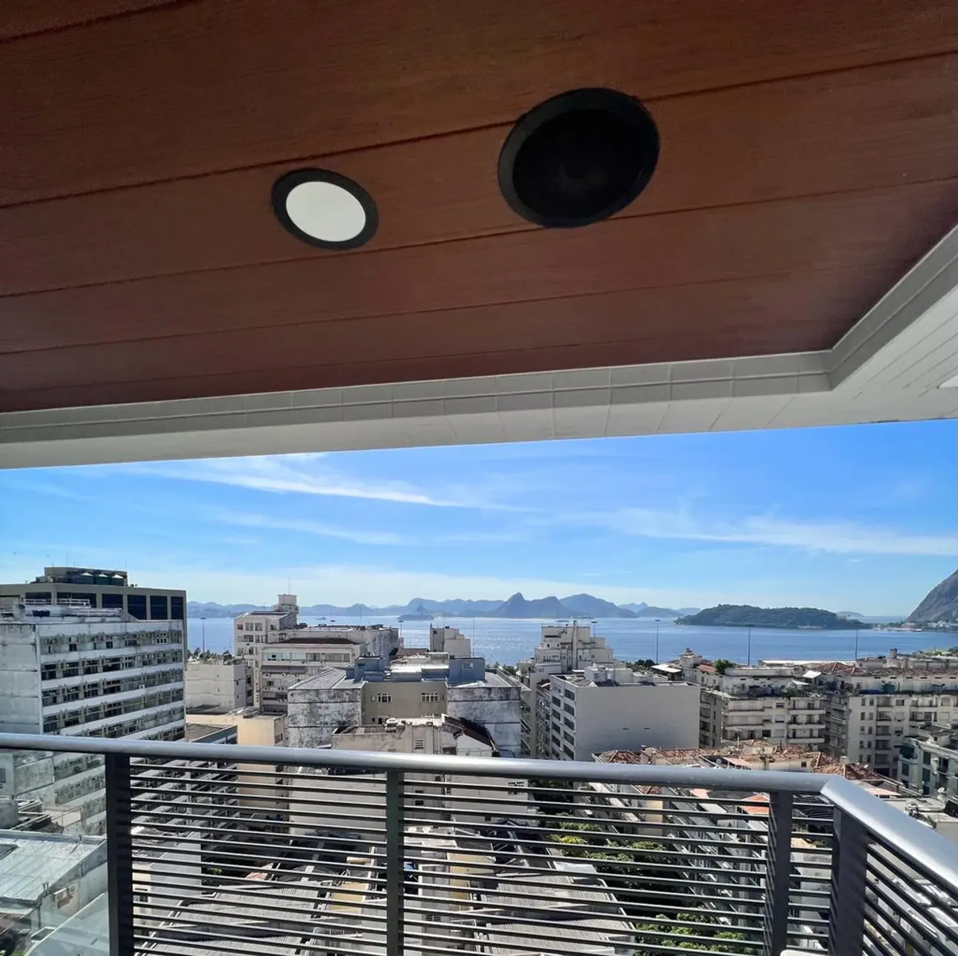2-bedroom apartment with a water view in Rio de Janeiro — photo 93