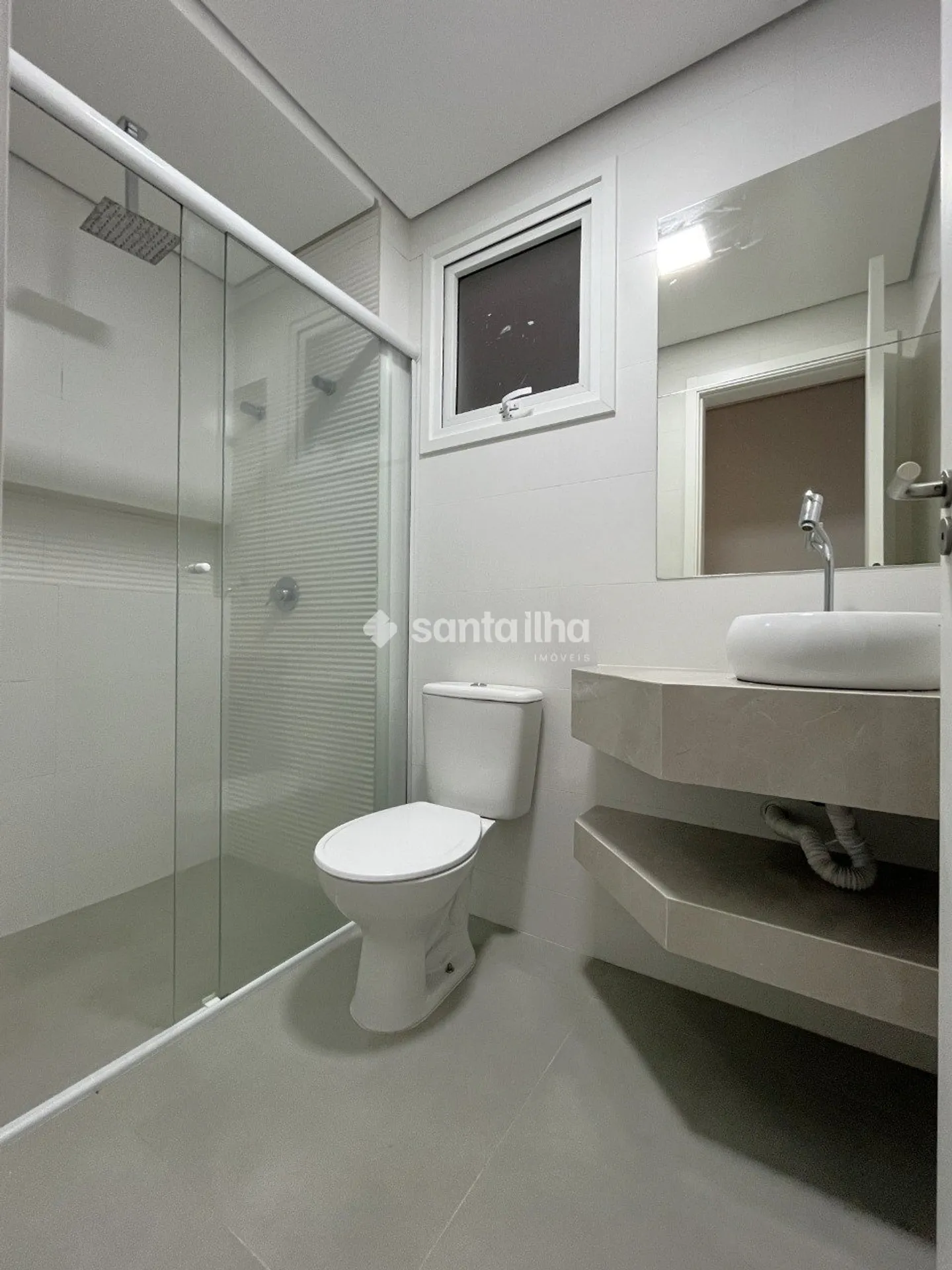 Departamento en piso 1 con ventanales de piso a techo — photo 18