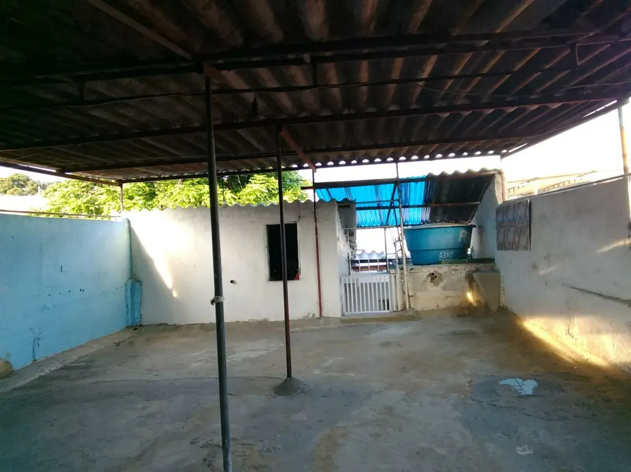 Casa sem mobília com 4 quartos e 1 banheiro — photo 8
