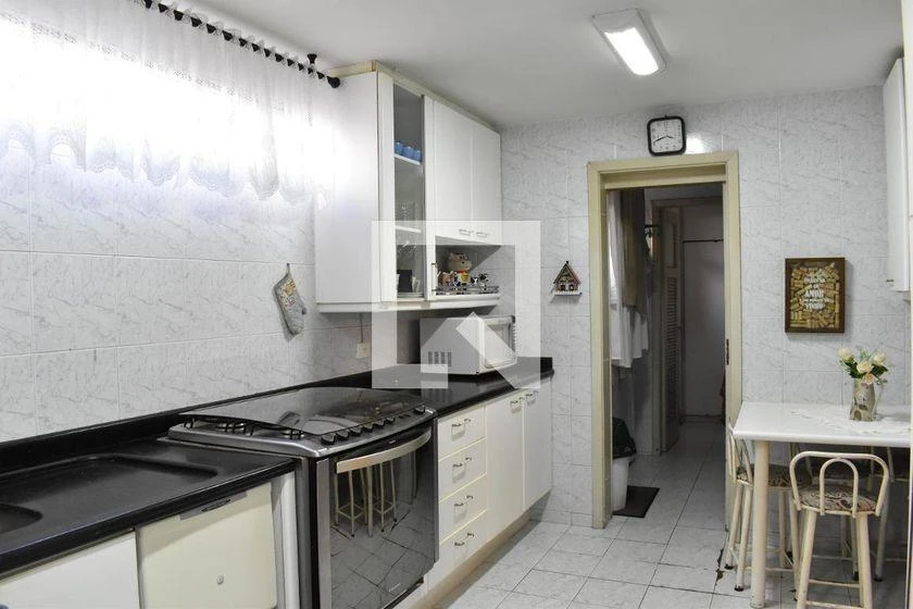 3-bedroom apartment with a home office in Curitiba — photo 20