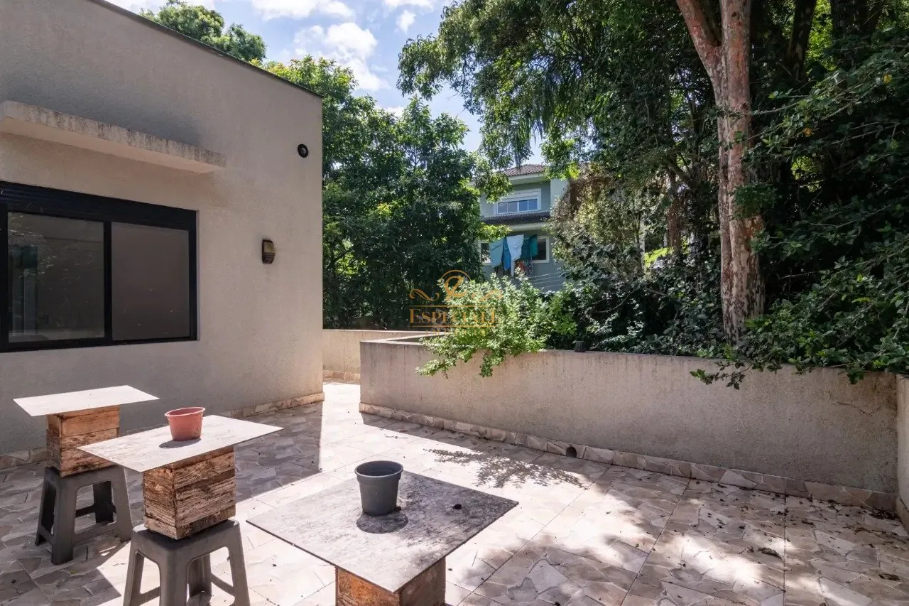 Furnished contemporary house with 3 bedrooms and 540 m² — photo 29