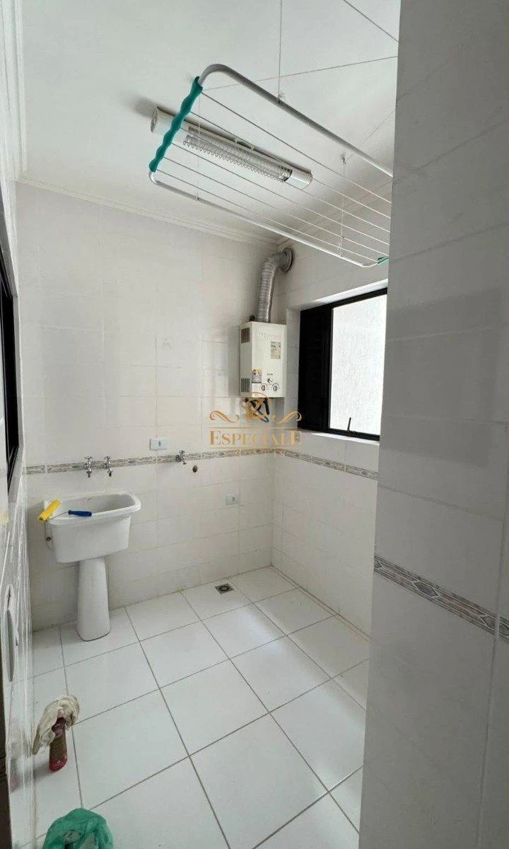 3-bedroom apartment with a bathtub — photo 24