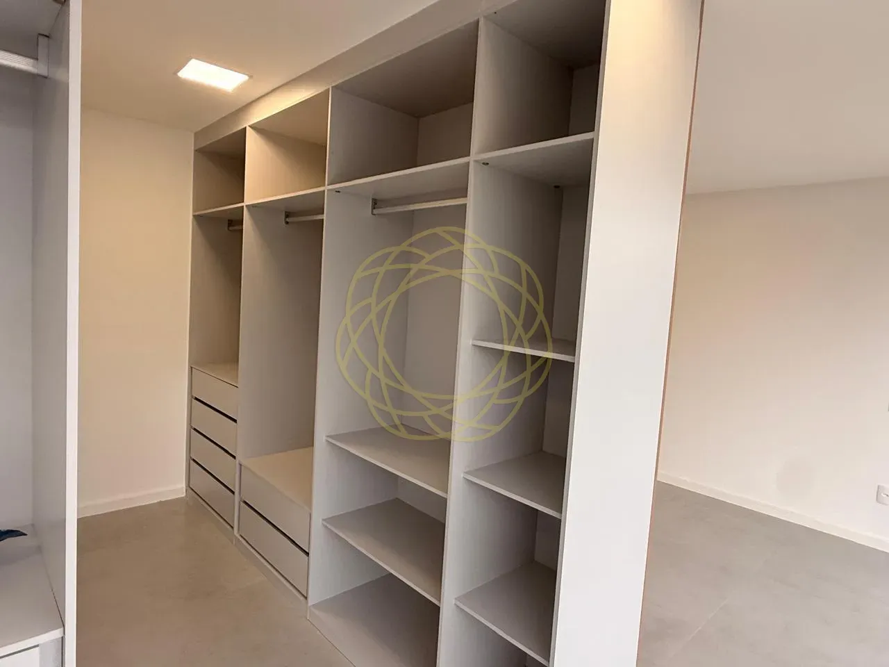Casa com 4 quartos e 5 banheiros, 280 m² — photo 17