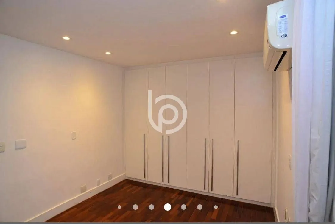 4-bedroom apartment with a closed kitchen and gas stove — photo 24