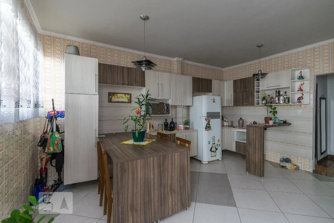 Casa para alugar com 6 quartos e 3 banheiros — photo 17