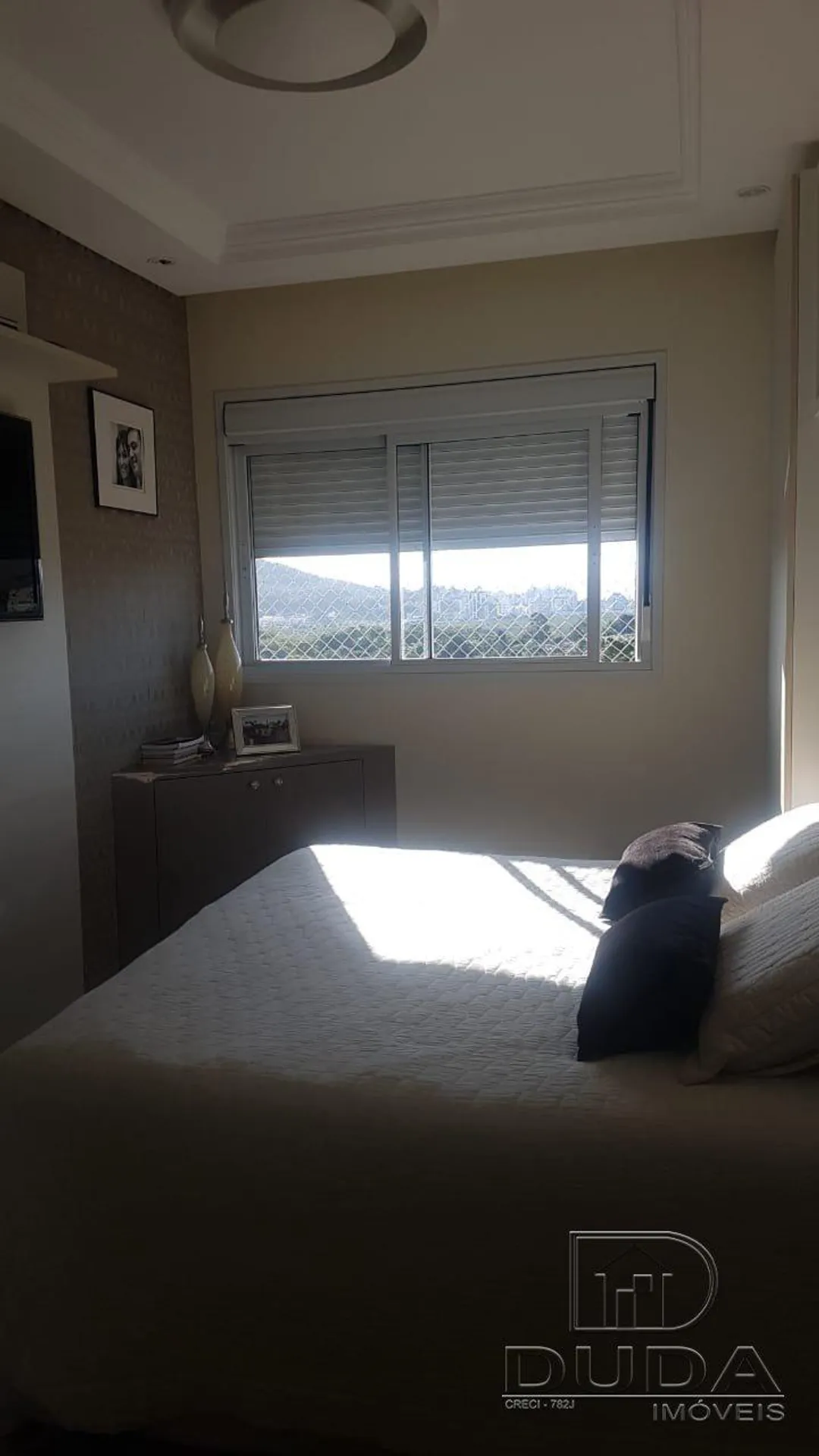 Apartment on the 11th floor with a glass-enclosed balcony — photo 31