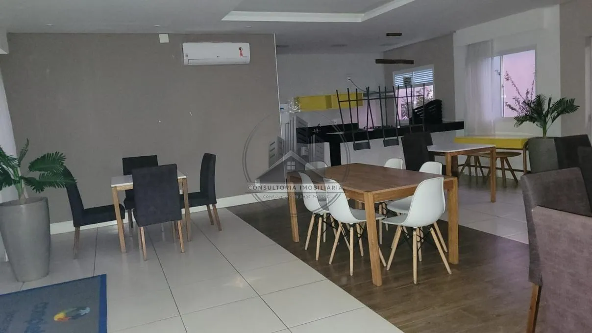 Apartamento de 1 quarto com piso de madeira ou laminado — photo 30