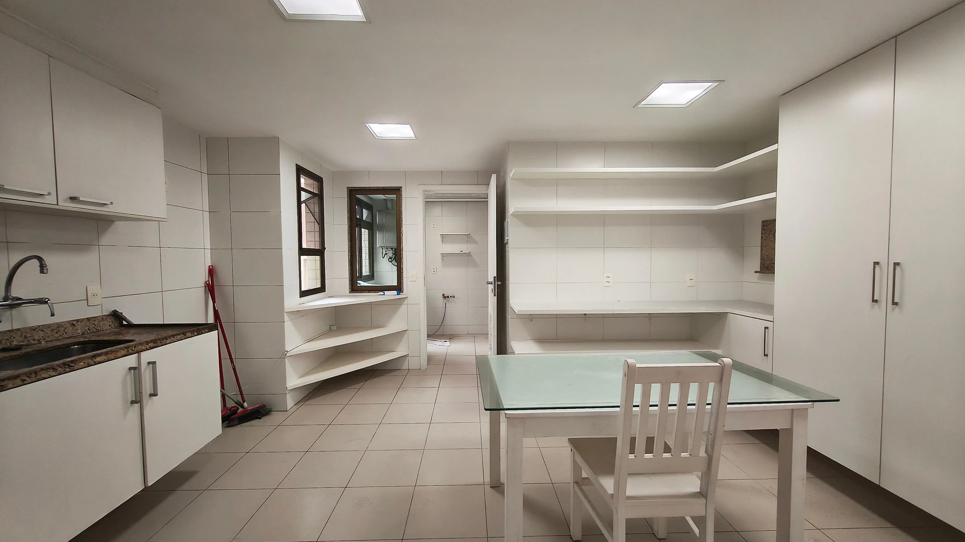 5-bedroom apartment with a washing machine in Rio de Janeiro — photo 9