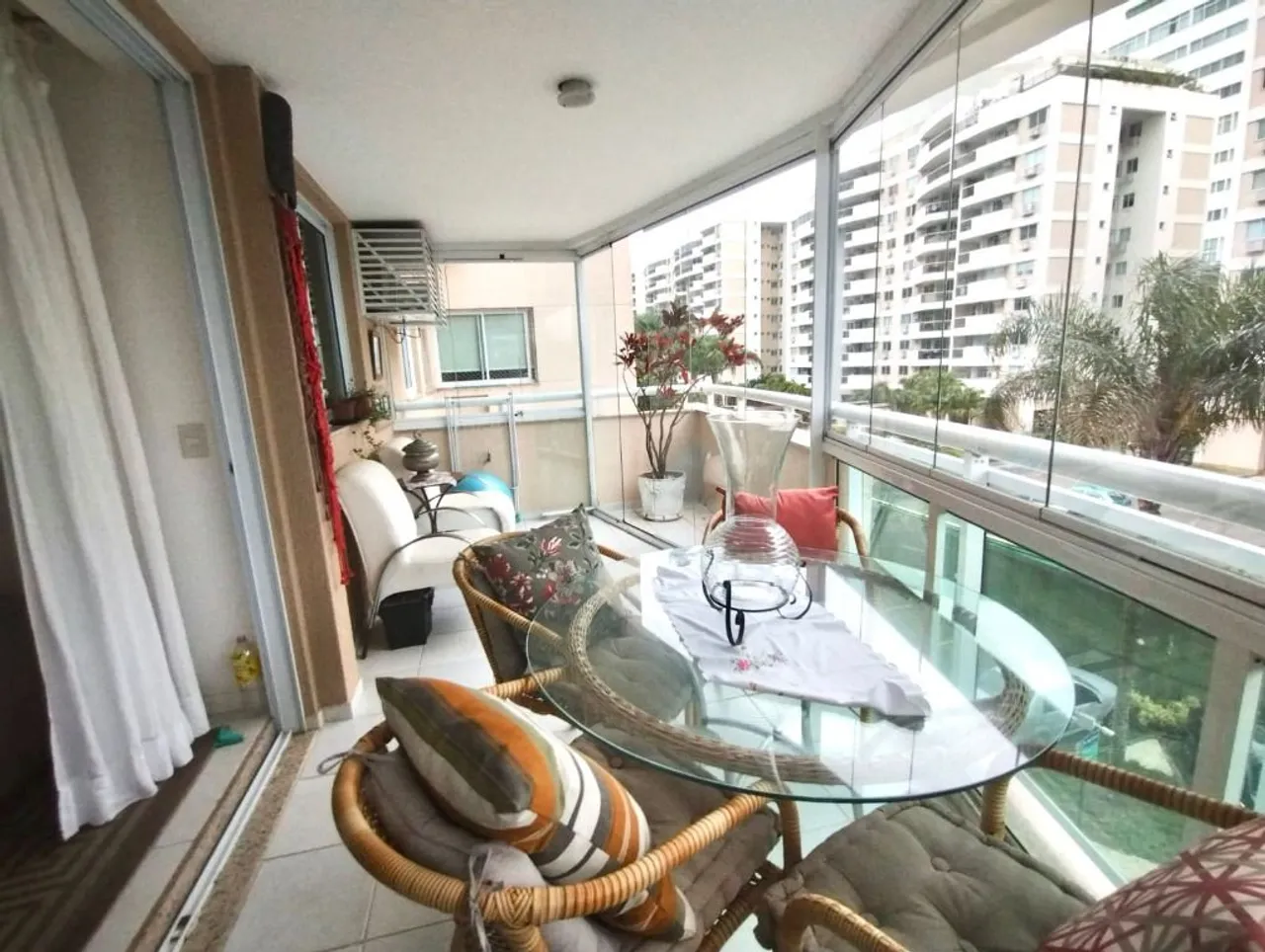 Furnished 2-bedroom apartment with 2 bathrooms and balcony — photo 3