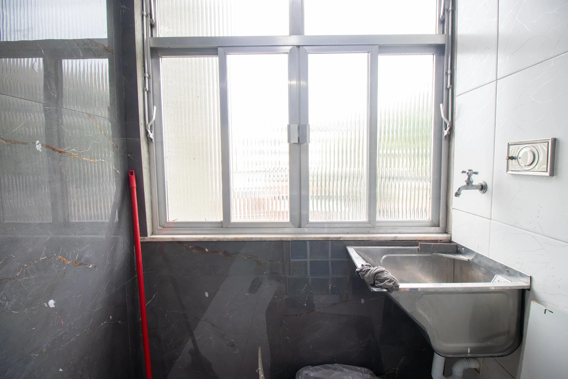 Apartamento mobiliado com 2 quartos e varanda fechada — photo 32
