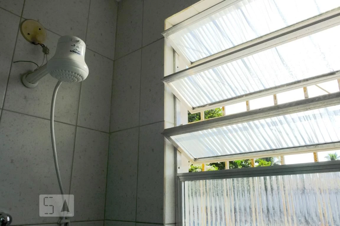 Apartamento sem mobília com cozinha separada e lavanderia — photo 40