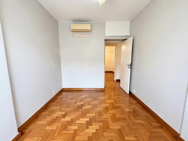 Гардеробна та 4 спальні: квартира 198 м² — photo 3
