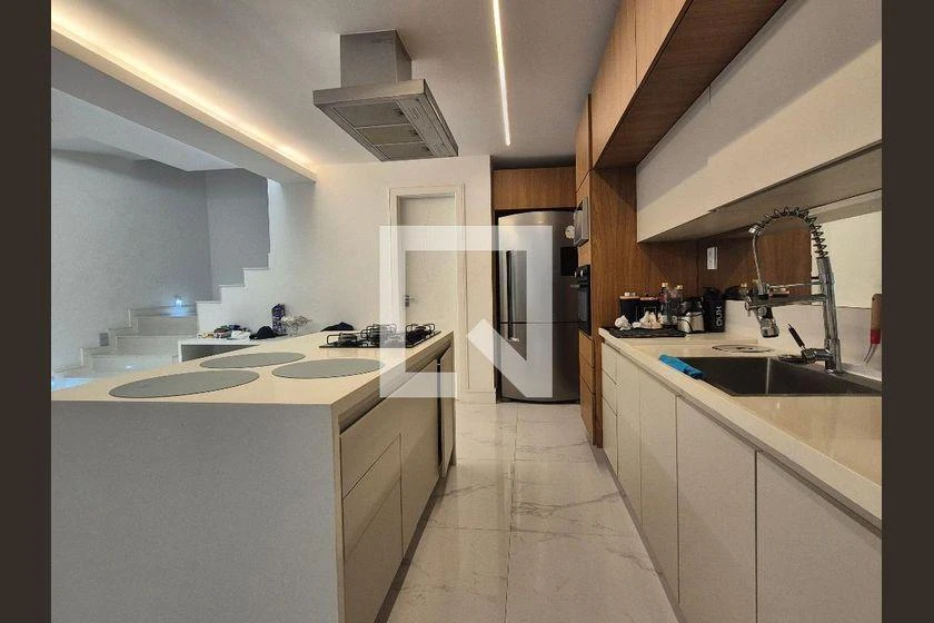 Будинок на 4 спальні з 270 м² і кухнею відкритого плану — photo 44