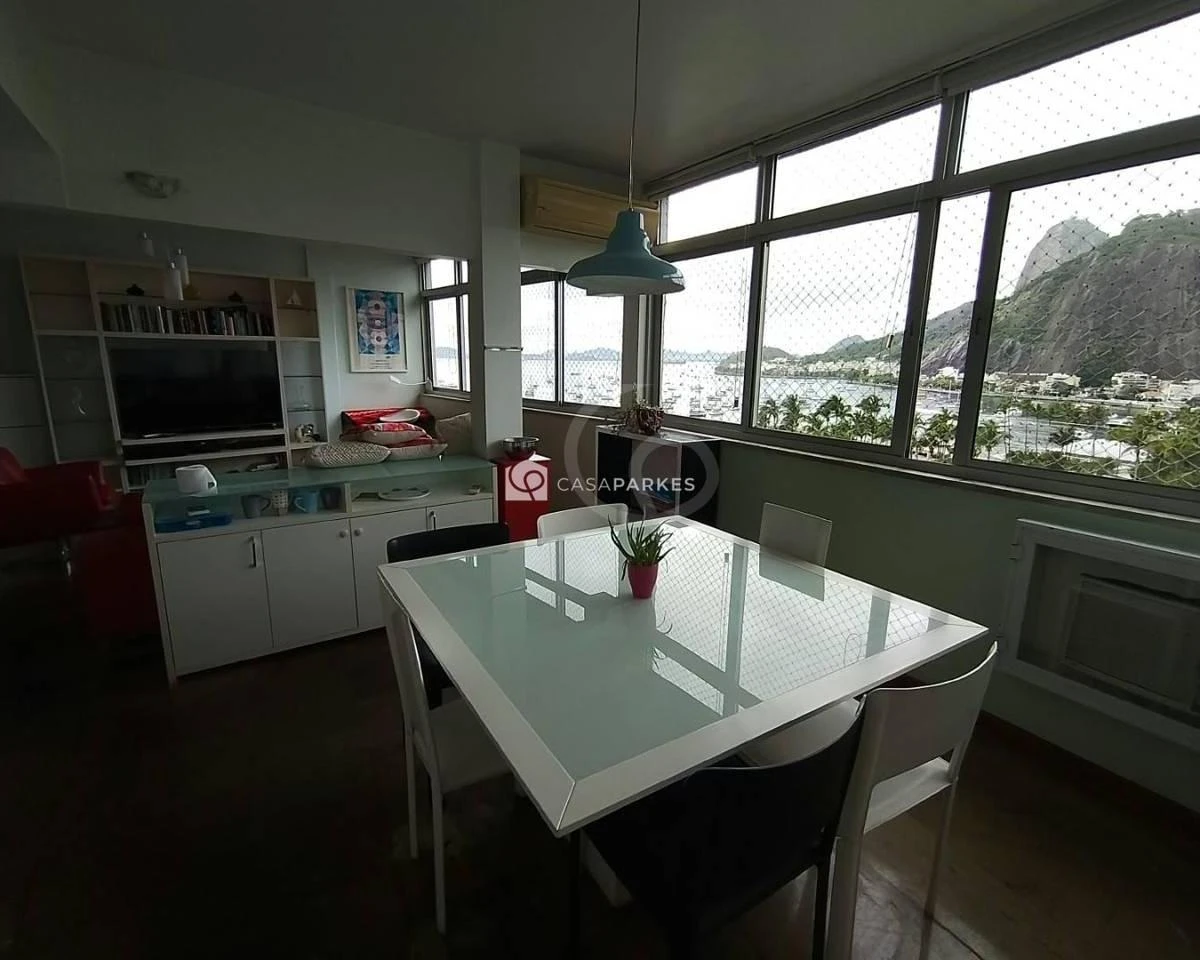 150 m² apartment with 2 bedrooms and a closed kitchen — photo 3