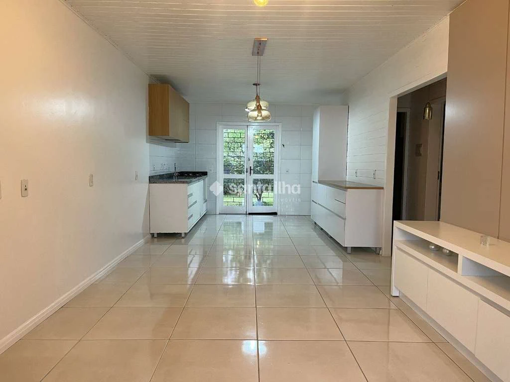 225 m² house with 2 bedrooms, 1 en-suite, garden — photo 2