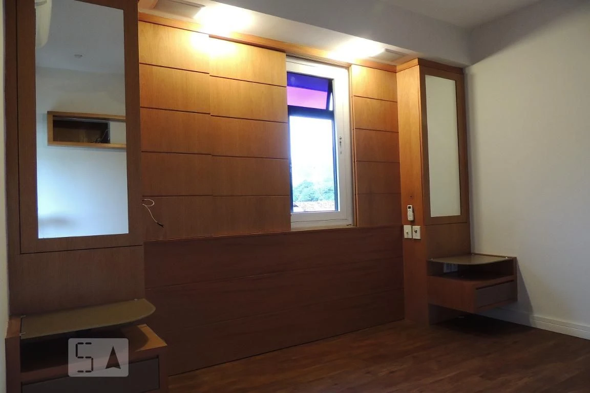 Apartamento de 4 quartos com janelas do piso ao teto — photo 115