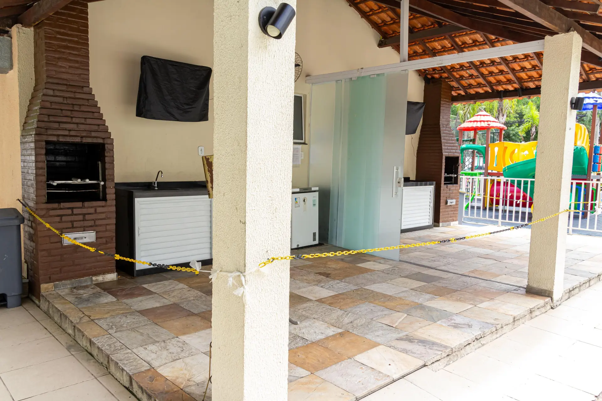 Apartamento mobiliado de 2 quartos em condomínio com piscina — photo 20