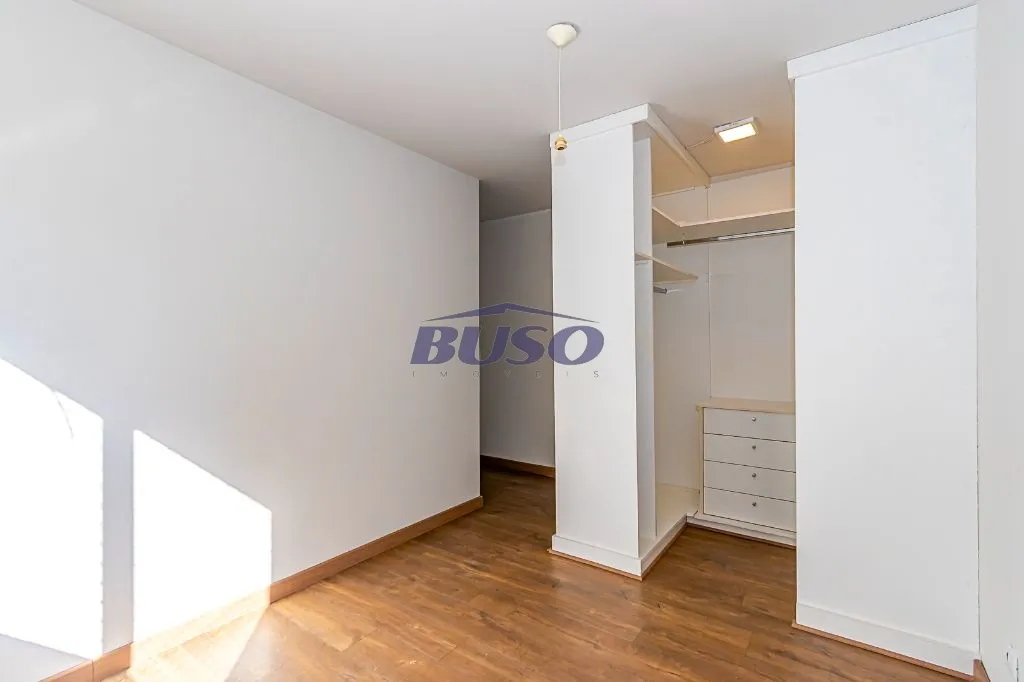 3-bedroom apartment with an open-plan kitchen — photo 36