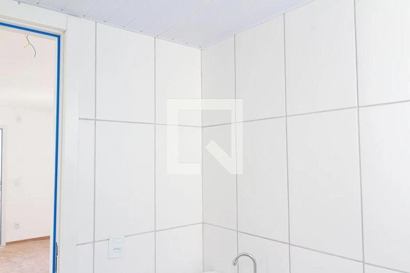 Unfurnished 2-bedroom apartment with 45 m² and wood floors — photo 38