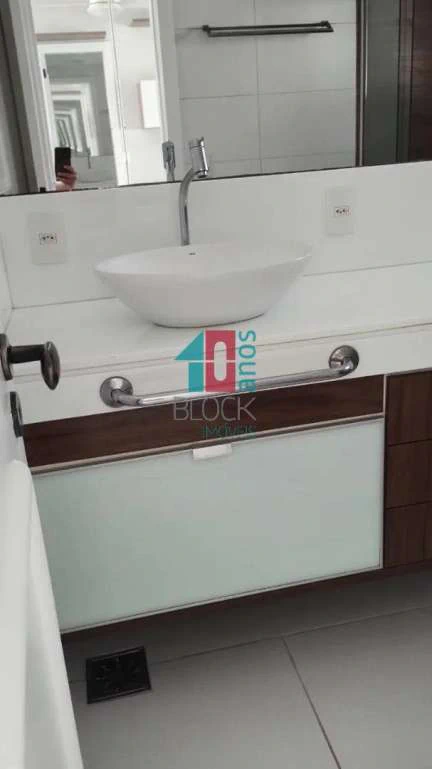 Casa de condomínio com 3 suítes e 200 m² — photo 29