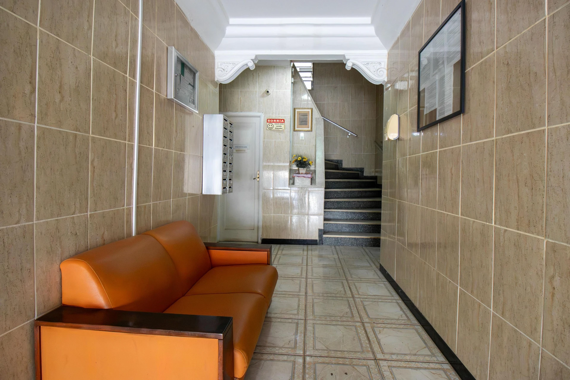 3-bedroom apartment with 2 bathrooms, no parking