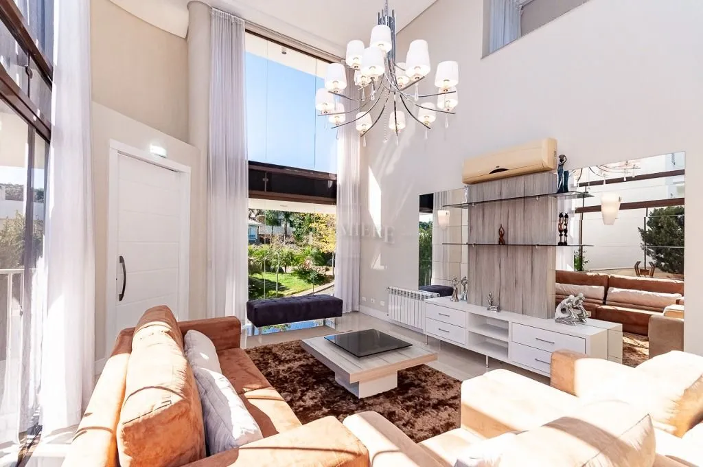 Furnished house with 4 bedrooms across 1167 m² and 8 spots — photo 40