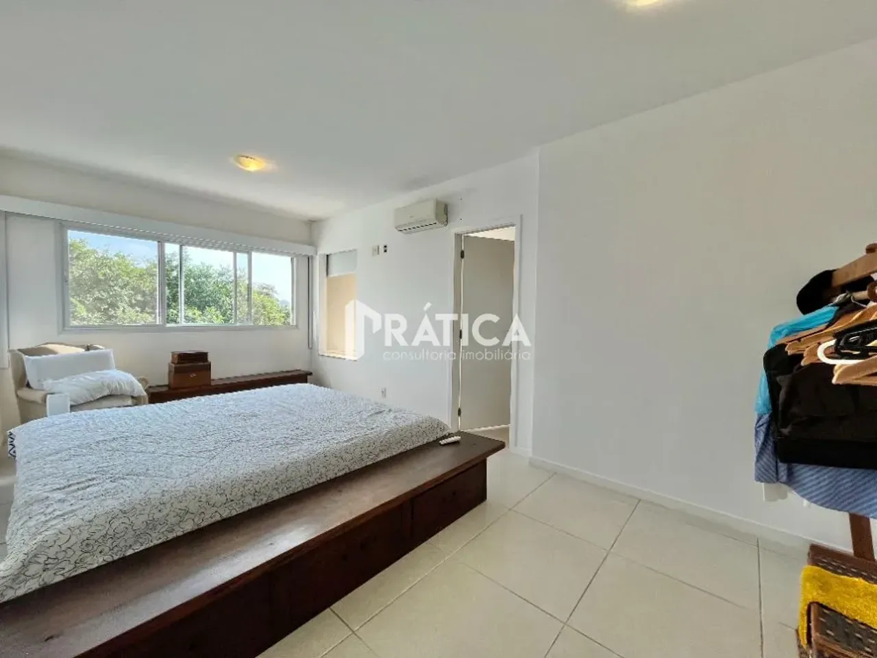 Unfurnished 4-bedroom apartment with balcony grill — photo 6