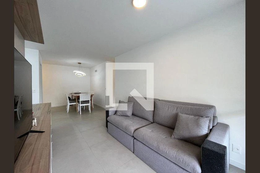 Balcony with a grill in a 3-bedroom apartment, 89 m² — photo 13
