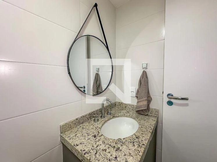 One-bedroom apartment in a building with a gym — photo 41